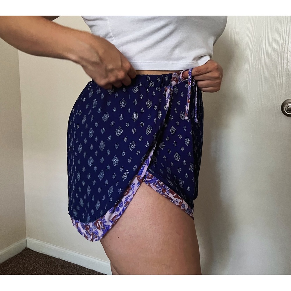 Shorts - Picture 5 of 6